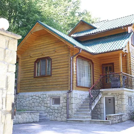 Han/Misafirhane Sofia Forest Club Yaremche